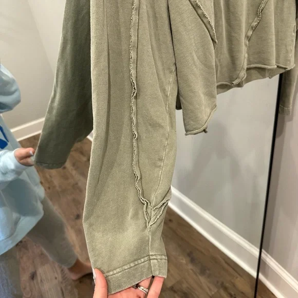 Long sleeve crop fitted top - Picture 2 of 3